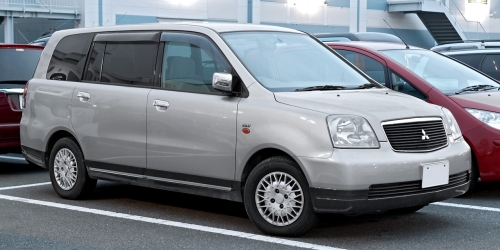 Mitsubishi Dion 2002