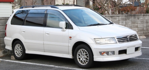Mitsubishi Chariot Grandis N11 1997
