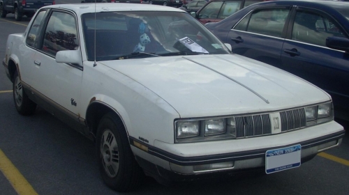 Oldsmobile Cutlass Calais Coupe 1988