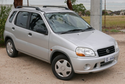 Suzuki Ignis Hatchback I FH 2000
