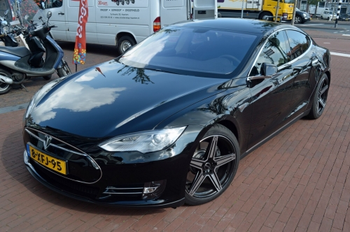 Tesla Model S 2012