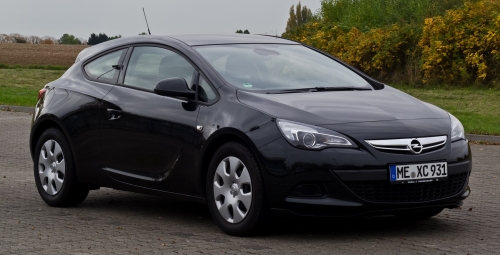 Opel Astra J GTC 2012