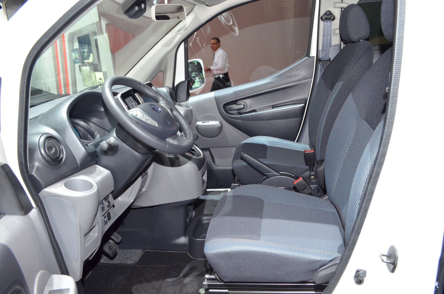 Nissan e-NV200 2013 24 kWh (109 hk) Nissan e-NV200 2013 24 kWh (109 hk)