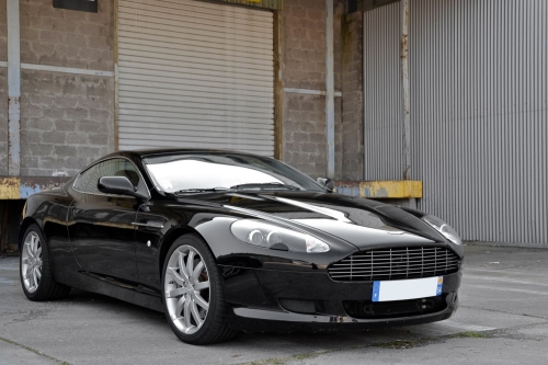Aston Martin DB9 Coupe 2004