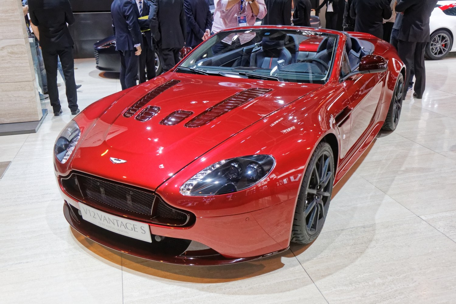 Aston Martin V12 Vantage Roadster 2016 S 6.0 V12 (573 bg) Sportshift Aston Martin V12 Vantage Roadster 2016 S 6.0 V12 (573 bg) Sportshift
