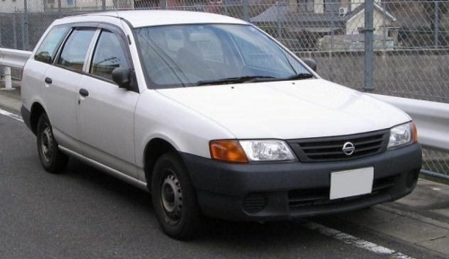 Nissan AD Y11 1999