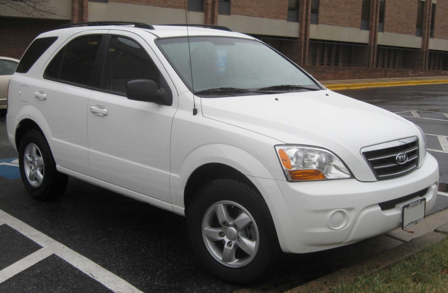 Kia Sorento 1 2006 3.3i V6 Automatic (238 CP) Kia Sorento 1 2006 3.3i V6 Automatic (238 CP)
