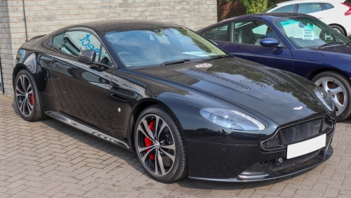 Aston Martin V12 Vantage 2010