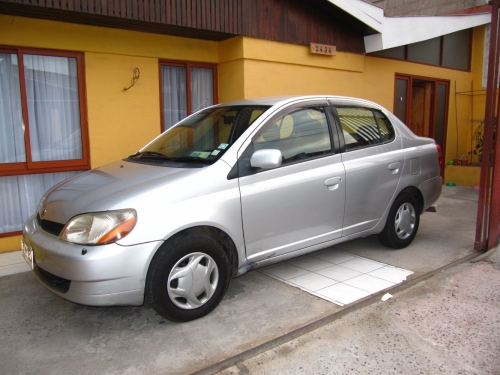 Toyota Platz 1999