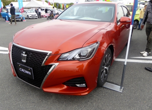 Toyota Crown Athlete XIV S210 2016