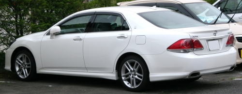 Toyota Crown Athlete XIII S200 2010