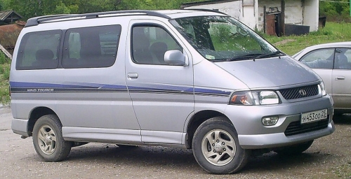 Toyota Hiace Regius 2000