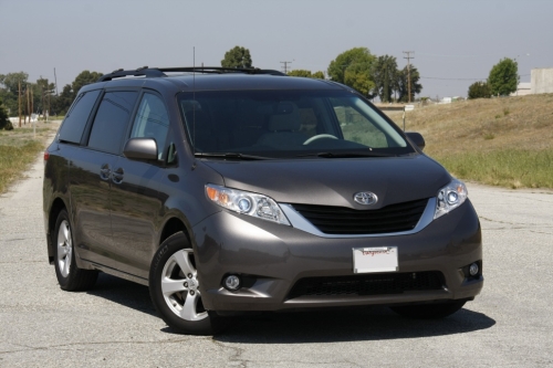 Toyota Sienna III 2010