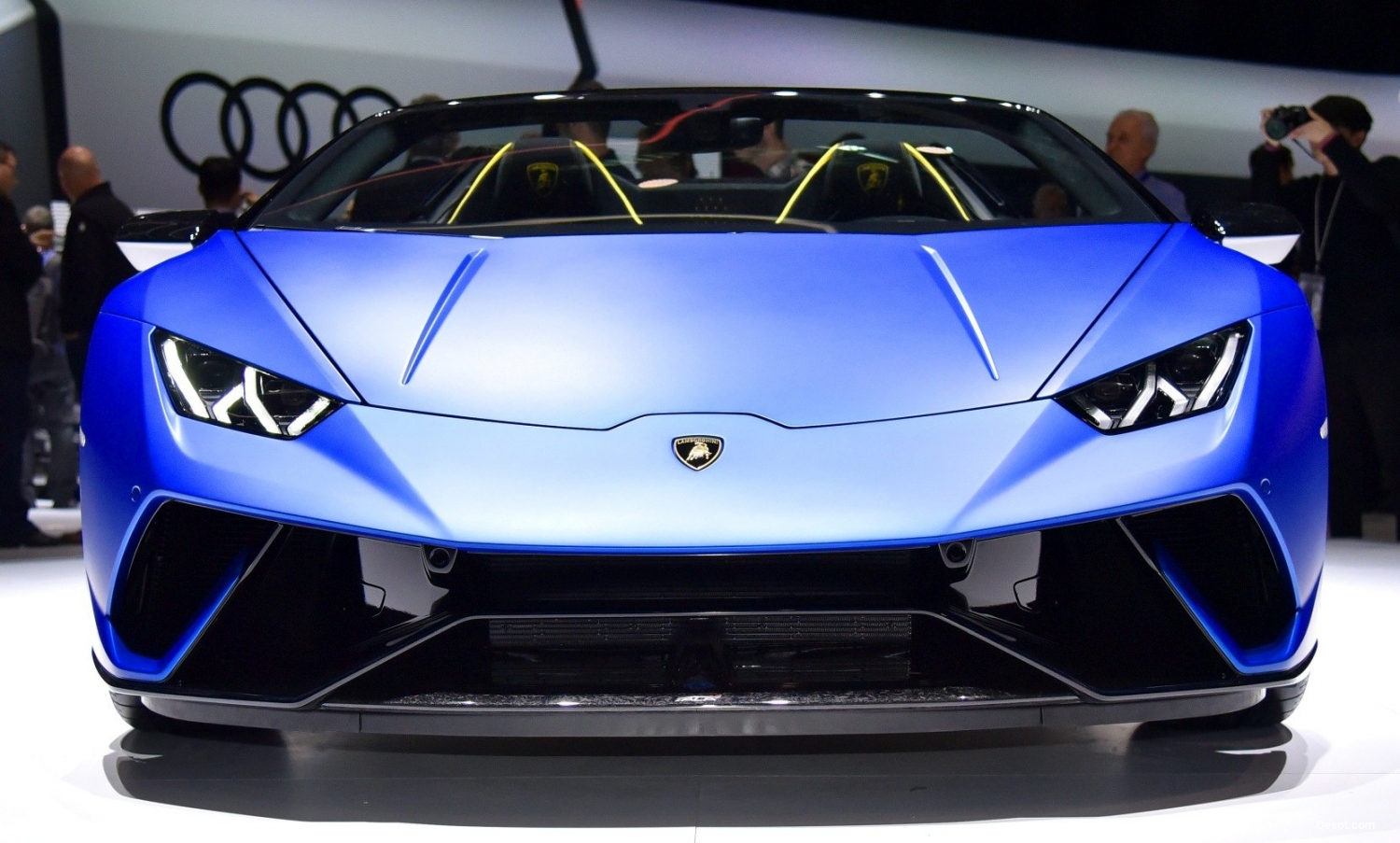 Lamborghini Huracan Performante Spyder 2018 5.2 V10 (640 CV) 4WD Automatic Lamborghini Huracan Performante Spyder 2018 5.2 V10 (640 CV) 4WD Automatic