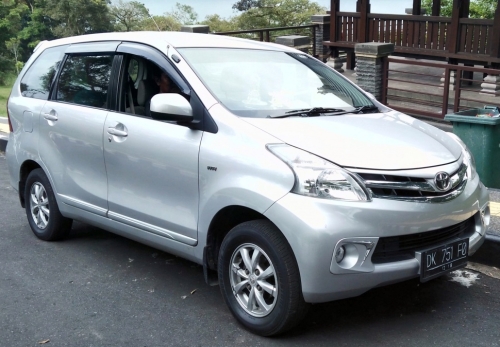 Toyota Avanza II 2011