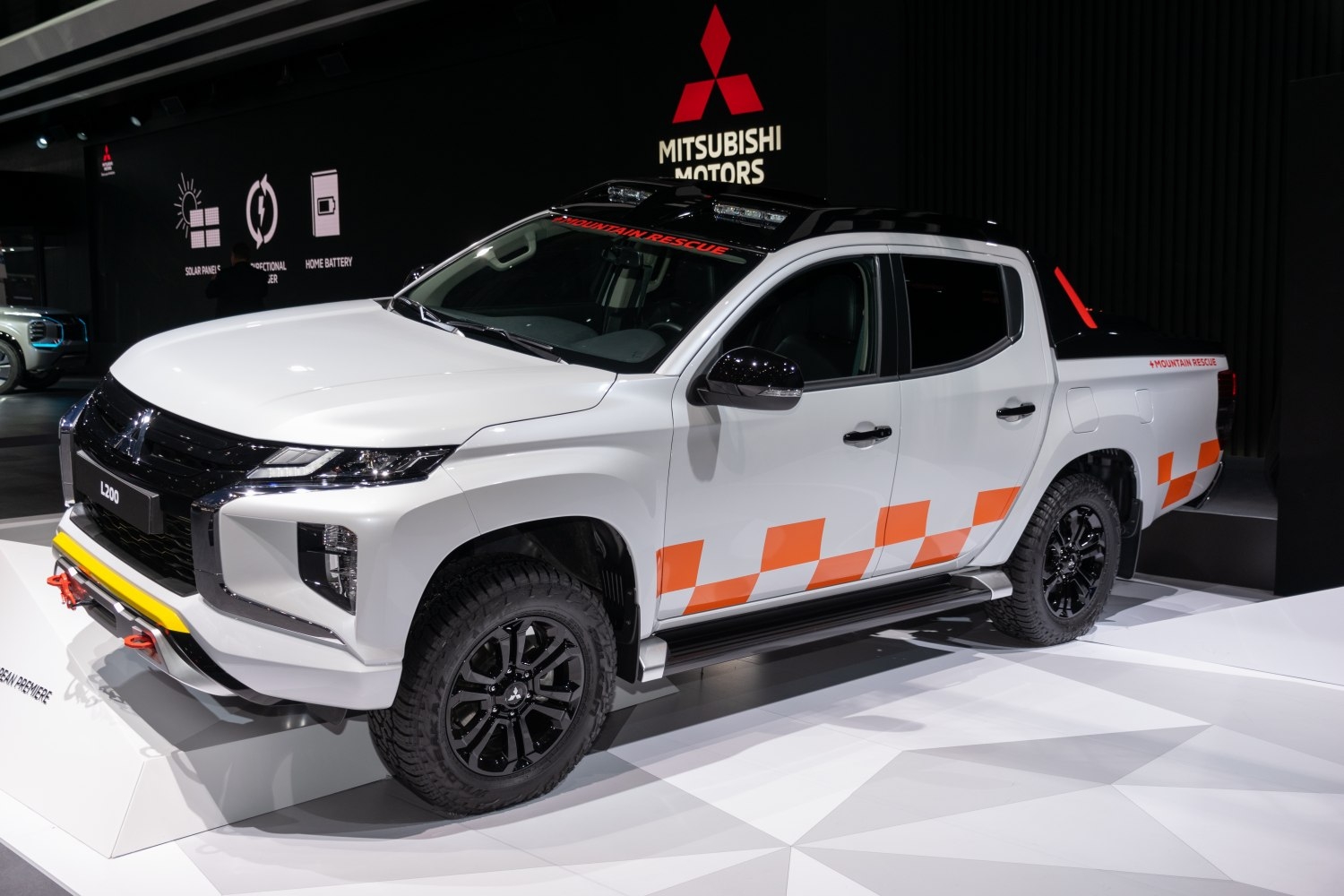 Mitsubishi L200 5 Double Cab 2019 2.4 MIVEC (181 hv) Mitsubishi L200 5 Double Cab 2019 2.4 MIVEC (181 hv)