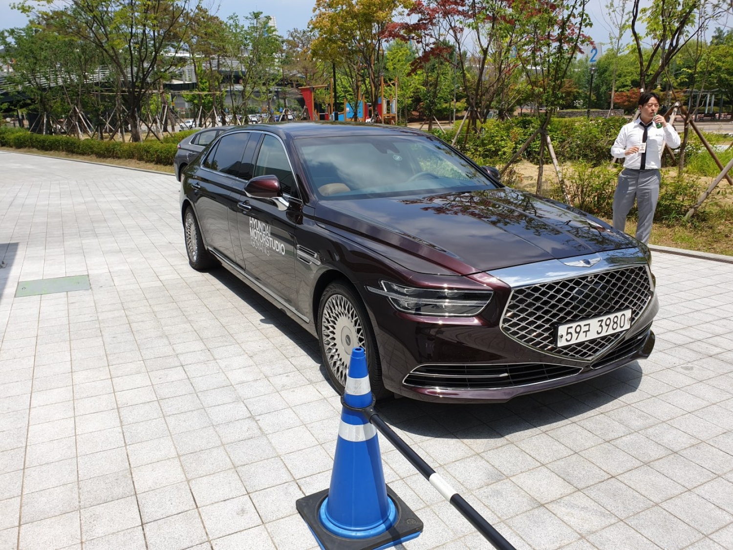 Genesis G90L 2018 5.0 GDi V8 (425 bg) AWD Automatic Genesis G90L 2018 5.0 GDi V8 (425 bg) AWD Automatic