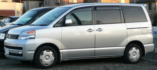 Toyota Voxy 2001