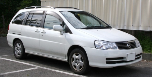 Nissan Prairie M12 2002
