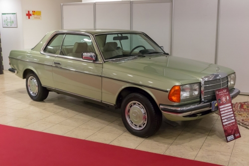 Mercedes-Benz C123 1976