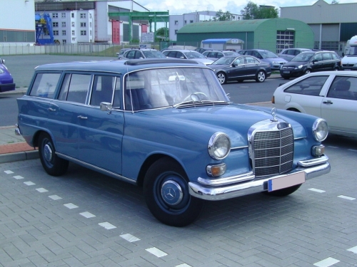 Mercedes-Benz Fintail Universal W110 1966