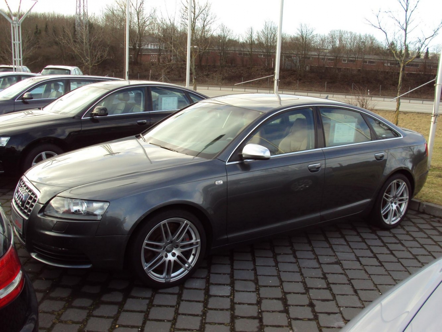 Audi S6 4FC6 2006 5.2 FSI V10 (435 hv) quattro Tiptronic Audi S6 4FC6 2006 5.2 FSI V10 (435 hv) quattro Tiptronic