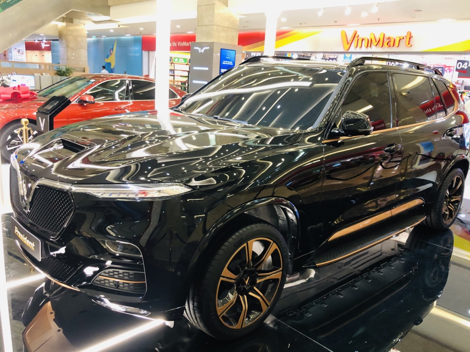 VinFast President 2020 6.2 V8 (420 лс) AWD Automatic VinFast President 2020 6.2 V8 (420 лс) AWD Automatic