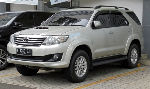 Toyota Fortuner I 2011