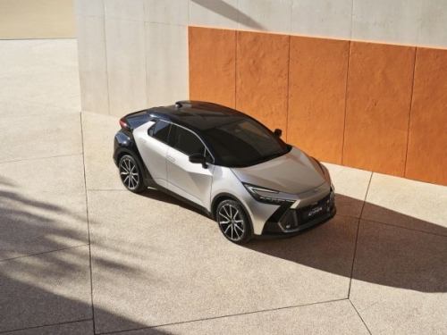Toyota C-HR 2 2023 2.0 (223 hk) Plug-in Hybrid e-CVT Toyota C-HR 2 2023 2.0 (223 hk) Plug-in Hybrid e-CVT