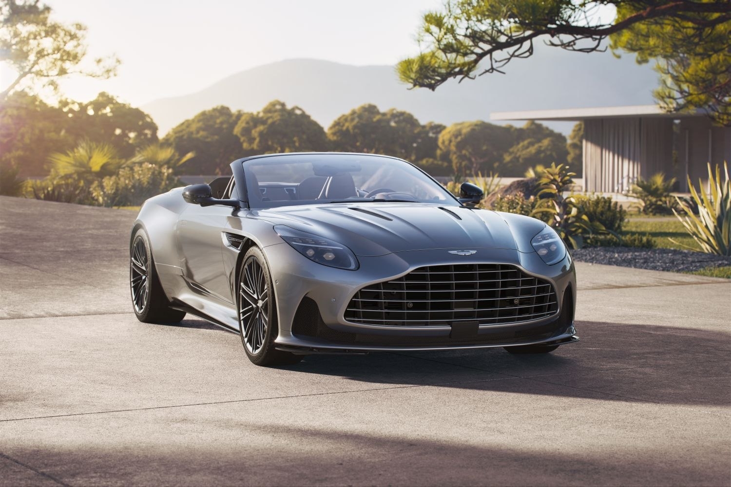 Aston Martin DB12 Volante 2023 4.0 V8 (680 PS) Automatic Aston Martin DB12 Volante 2023 4.0 V8 (680 PS) Automatic