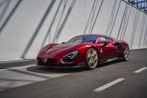 Alfa Romeo 33 Stradale 2023 3.0 V6 (620 hk) DCT Alfa Romeo 33 Stradale 2023 3.0 V6 (620 hk) DCT