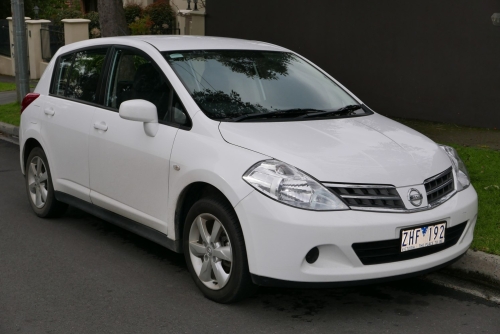 Nissan Tiida Hatchback 2004