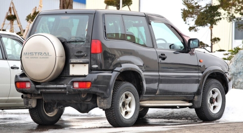 Nissan Mistral R20 3D 1995