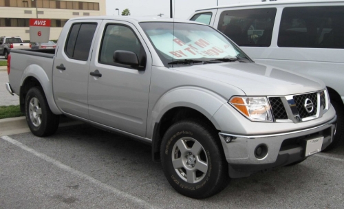 Nissan Frontier II Crew Cab D40 2005