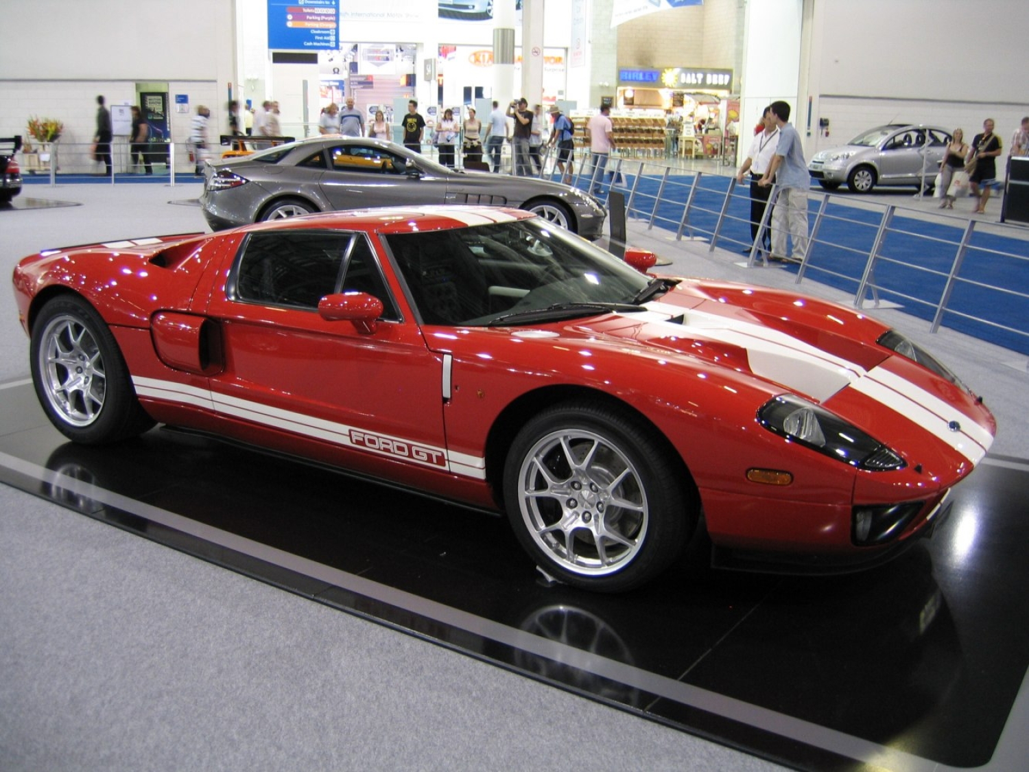 Ford GT 2004 5.4 i V8 32V (507 CV) Ford GT 2004 5.4 i V8 32V (507 CV)