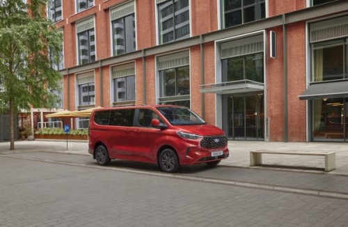 Ford Tourneo Custom 2 L1 2023 2.0 EcoBlue (136 CH) Ford Tourneo Custom 2 L1 2023 2.0 EcoBlue (136 CH)