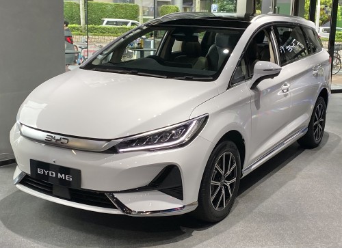 BYD M6 2024 71.8 kWh (204 CV) Electric BYD M6 2024 71.8 kWh (204 CV) Electric