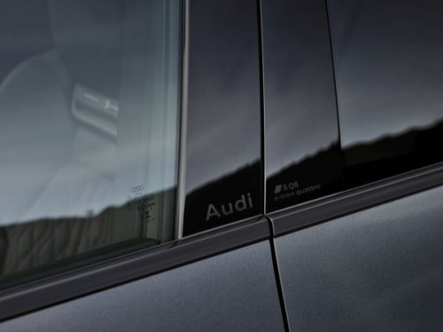 Audi SQ6 e-tron 2024 100 kWh (517 hv) quattro Audi SQ6 e-tron 2024 100 kWh (517 hv) quattro