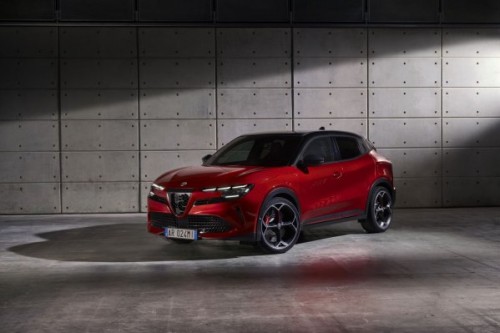 Alfa Romeo Junior 2024 Veloce 54 kWh (282 PS) Electric Alfa Romeo Junior 2024 Veloce 54 kWh (282 PS) Electric