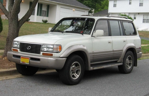 Lexus LX I