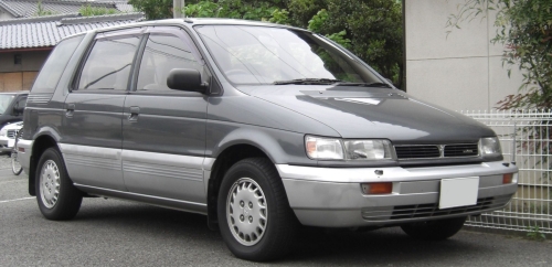 Mitsubishi Chariot E-N33W