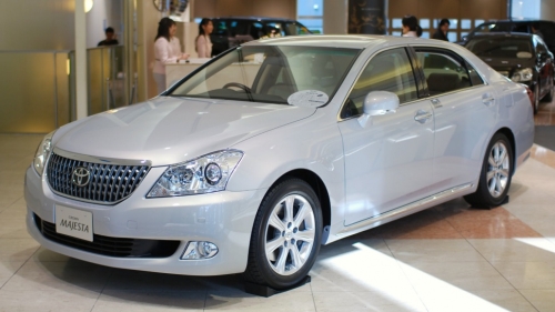 Toyota Crown Majesta V S200