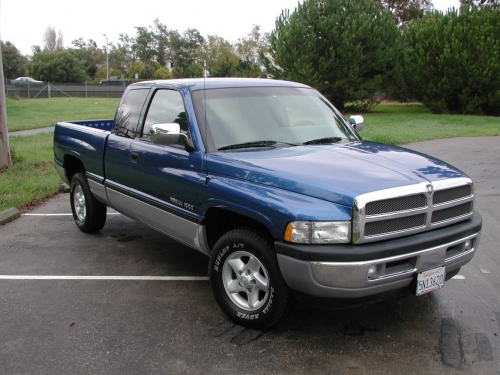 Dodge Ram 1500 Club Cab Short Bed BR-BE