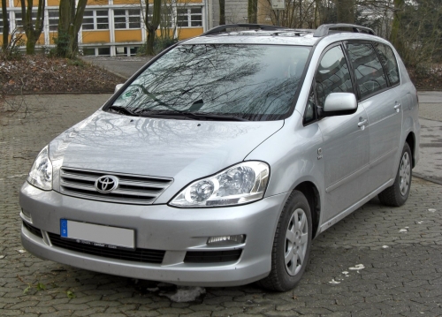 Toyota Avensis Verso 2003