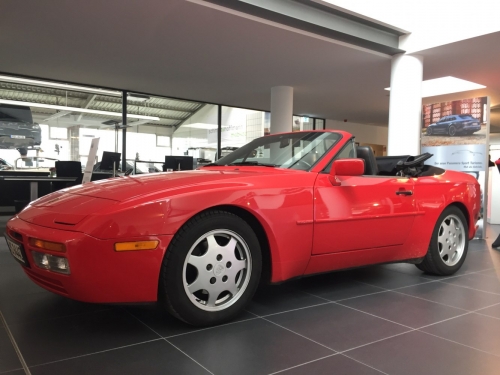 Porsche 944